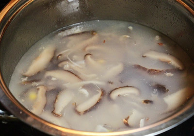 M&oacute;n ngon mỗi ng&agrave;y: C&aacute;ch l&agrave;m s&uacute;p g&agrave; ngon đ&uacute;ng vị