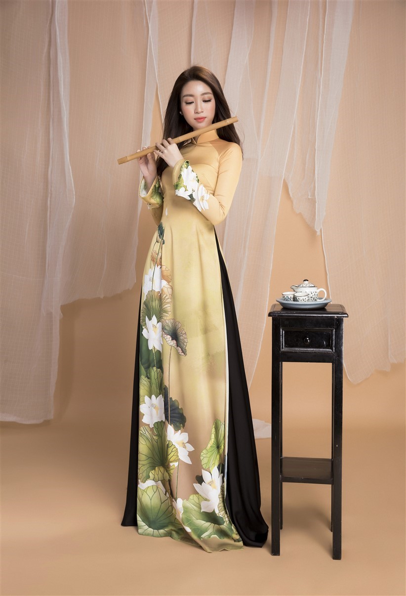 Hoa hậu Đỗ Mỹ Linh v&agrave; giọng ca nh&iacute; Bảo Ngọc quảng b&aacute; đờn ca t&agrave;i tử