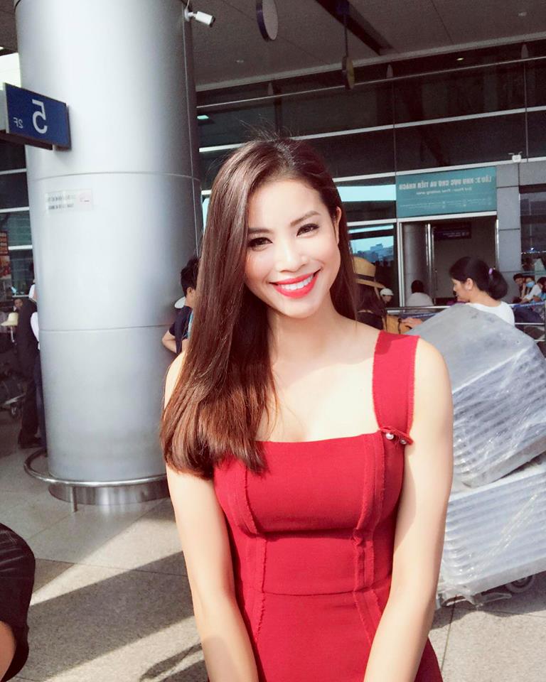 Muốn trẻ ra v&agrave;i tuổi, h&atilde;y thay đổi kiểu t&oacute;c như Phạm Hương