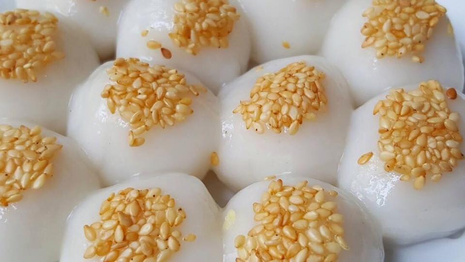 Tết H&agrave;n thực: C&aacute;ch l&agrave;m b&aacute;nh tr&ocirc;i truyền thống đượm hương hoa