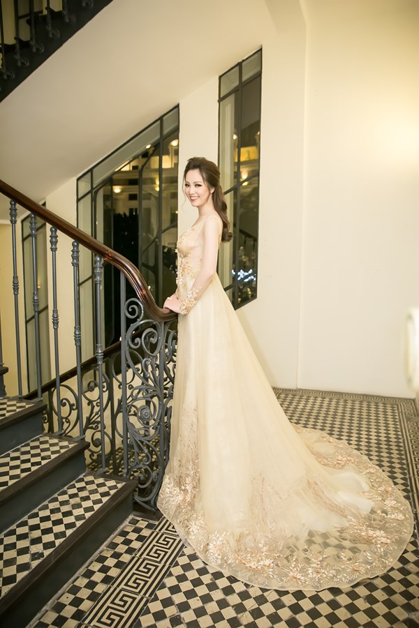 Phạm Hương, Lệ Hằng, Ngọc Trinh lọt top sao Việt mặc đẹp nhất th&aacute;ng 3