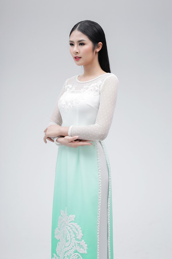 Hoa hậu Ngọc H&acirc;n được mời sang Anh biểu diễn &aacute;o d&agrave;i