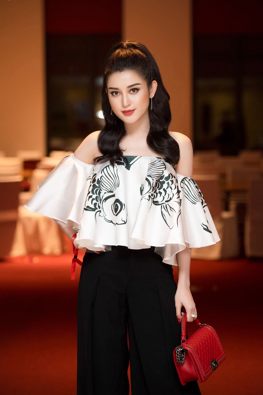 &Aacute; hậu Huyền My thay đổi phong c&aacute;ch li&ecirc;n tục sau khi được đề cử thi quốc tế