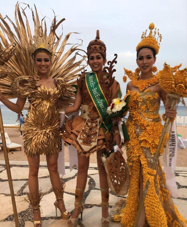 Nguyễn Thị Th&agrave;nh lọt top 3 trang phục đẹp nhất Hoa hậu 13Win1 tải ứng dụng quốc tế 2017