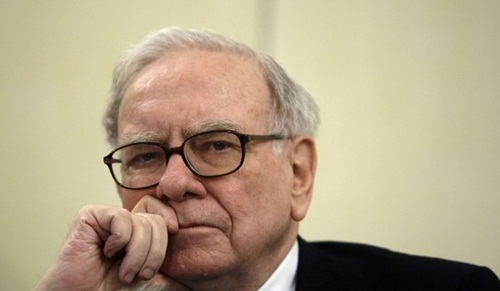 Warren Buffett hiện l&agrave; người gi&agrave;u thứ 4 thế giới. Ảnh: Reuters