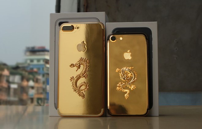 iPhone 7 mạ vàng nhận được nhiều sự quan tâm của người tiệu dùng trong nước. Ảnh: Zing.vn