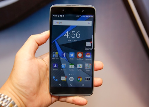 DTEK 50 được trang bị b&agrave;n ph&iacute;m ảo th&ocirc;ng minh của BlackBerry. Ảnh: Internet