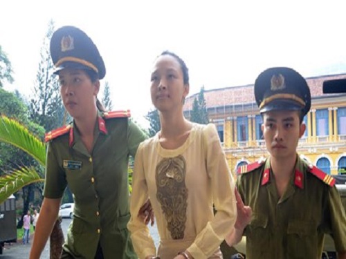 Vụ Trương Hồ Phương Nga: Mẹ Hoa hậu Phương Nga y&ecirc;u cầu thay đổi cơ quan điều tra