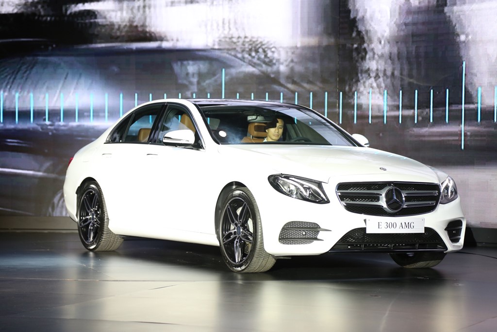 Thiết kế của E-class 2017 mềm mại hơn. Ảnh: Zing.vn