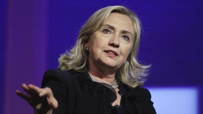 Hillary l&agrave; sinh vi&ecirc;n đầu ti&ecirc;n trong lịch sử của Đại học Wellesley được chọn để đọc diễn văn trong lễ ph&aacute;t bằng tốt nghiệp.
