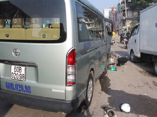 Tai nạn giao th&ocirc;ng nghi&ecirc;m trọng nhất ng&agrave;y 25/11: Vợ chết tại chỗ, chồng bị thương
