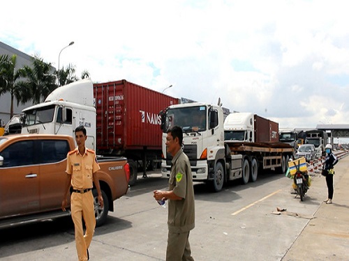 Tai nạn giao th&ocirc;ng nghi&ecirc;m trọng ng&agrave;y 15/12: Xe m&aacute;y biến dạng, 2 sinh vi&ecirc;n chết tại chỗ