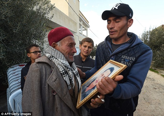 vu-dam-xe-tai-o-duc-gia-dinh-nghi-pham-soc-bat-khoc-khi-nghe-tin-con-trai-bi-ban-chet