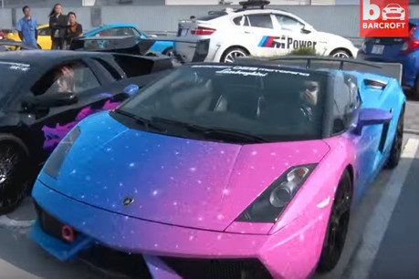 man-nhan-voi-dan-sieu-xe-lamborghini-tri-gia-hon-227-ty-dong