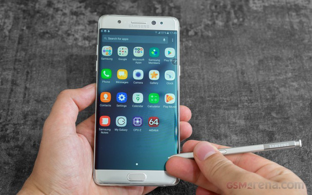 he-lo-nhung-ro-ri-dau-tien-ve-samsung-galaxy-note8