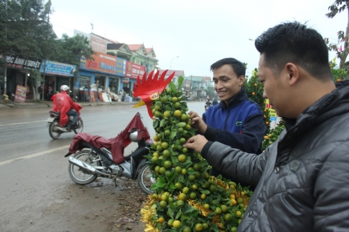 quat-canh-hinh-ga-tien-trieu-gay-sot-thi-truong-tet-dinh-dau