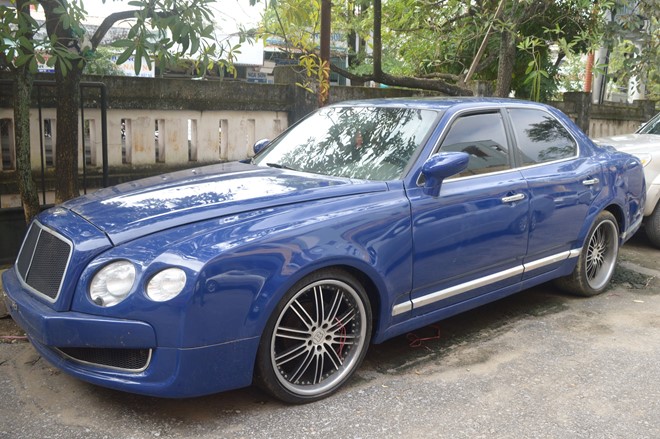 quang-binh-xe-bentley-nhap-lau-duoc-dau-gia-16-ty-dong