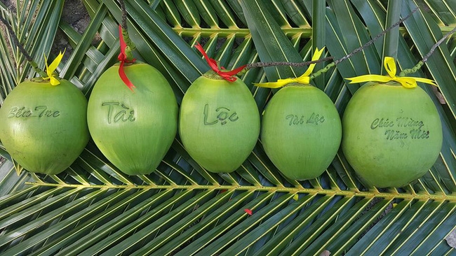 trai-cay-khac-chu-doc-dao-nhat-cho-ngay-tet
