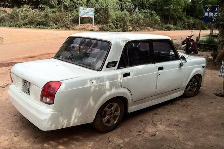 rolls-royce-made-in-vietnam-gia-10-trieu-tai-bac-ninh