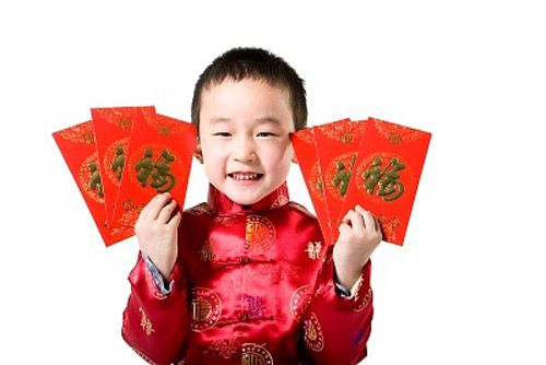 nhung-cam-ki-khi-tang-va-nhan-li-xi-dau-nam
