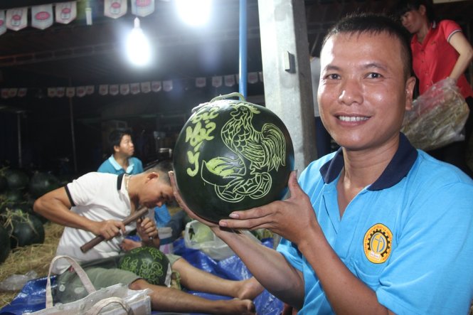 nhung-loai-qua-cung-gia-tien-ngay-tet-bac-trieu-van-hut-khach