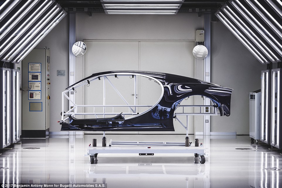 ben-trong-xuong-san-xuat-ong-hoang-toc-do-chiron-bugatti-gan-60-tychiec