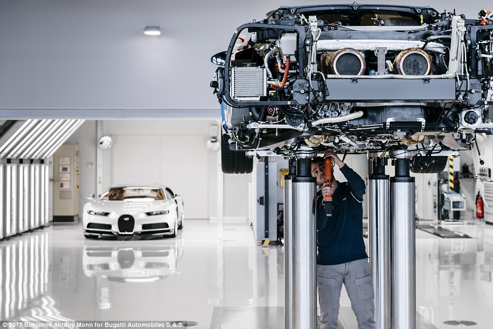 ben-trong-xuong-san-xuat-ong-hoang-toc-do-chiron-bugatti-gan-60-tychiec