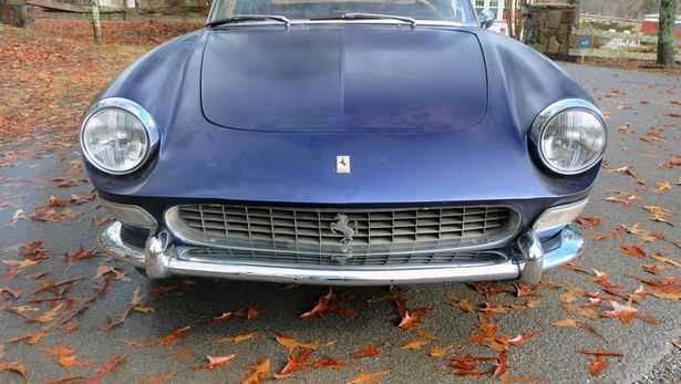 xe-ferrari-bo-hoang-trong-nha-kho-40-nam-duoc-rao-ban-hon-34-ty-dong