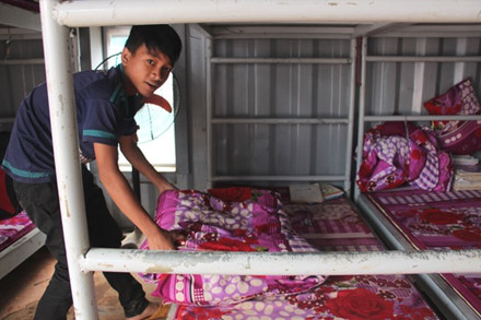 can-canh-nha-ban-tru-cho-hoc-sinh-vung-cao-bang-container