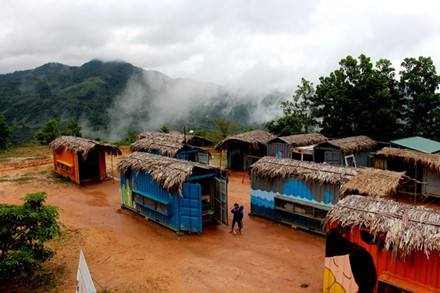 can-canh-nha-ban-tru-cho-hoc-sinh-vung-cao-bang-container