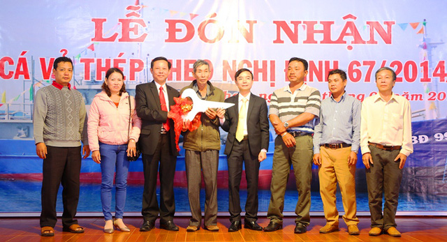 ngu-dan-binh-dinh-them-8-tau-vo-thep-co-radar-dinh-vi-toan-cau