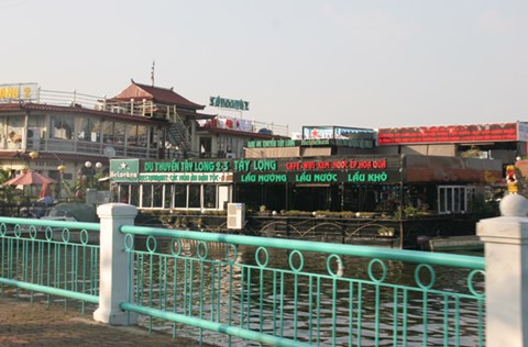 du-thuyen-nha-noi-ho-tay-nhung-hinh-anh-cuoi-cung-truoc-gio-thao-do