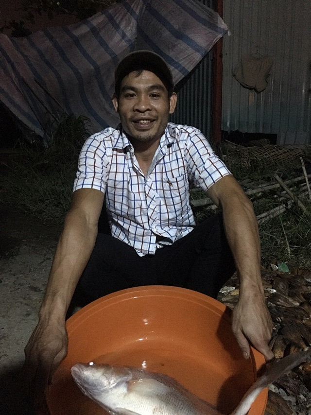 cau-duoc-ca-su-vang-quy-hiem-nang-hon-2kg-tren-song-nha-be