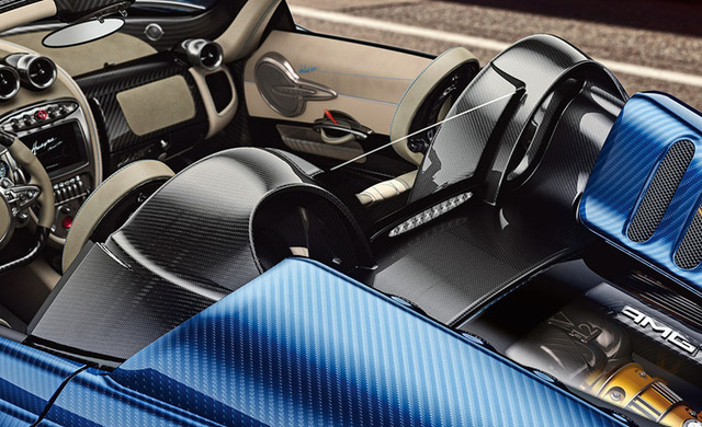 man-nhan-voi-pagani-huayra-roadster-gia-24-trieu-usd