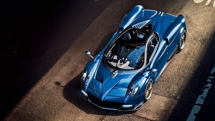 man-nhan-voi-pagani-huayra-roadster-gia-24-trieu-usd