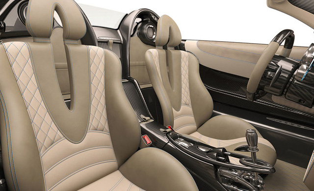 man-nhan-voi-pagani-huayra-roadster-gia-24-trieu-usd man-nhan-voi-pagani-huayra-roadster-gia-24-trieu-usd
