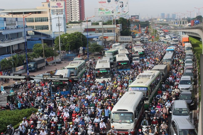 ha-noi-6-don-vi-tranh-giai-y-tuong-chong-un-tac-giao-thong-tri-gia-200000-usd