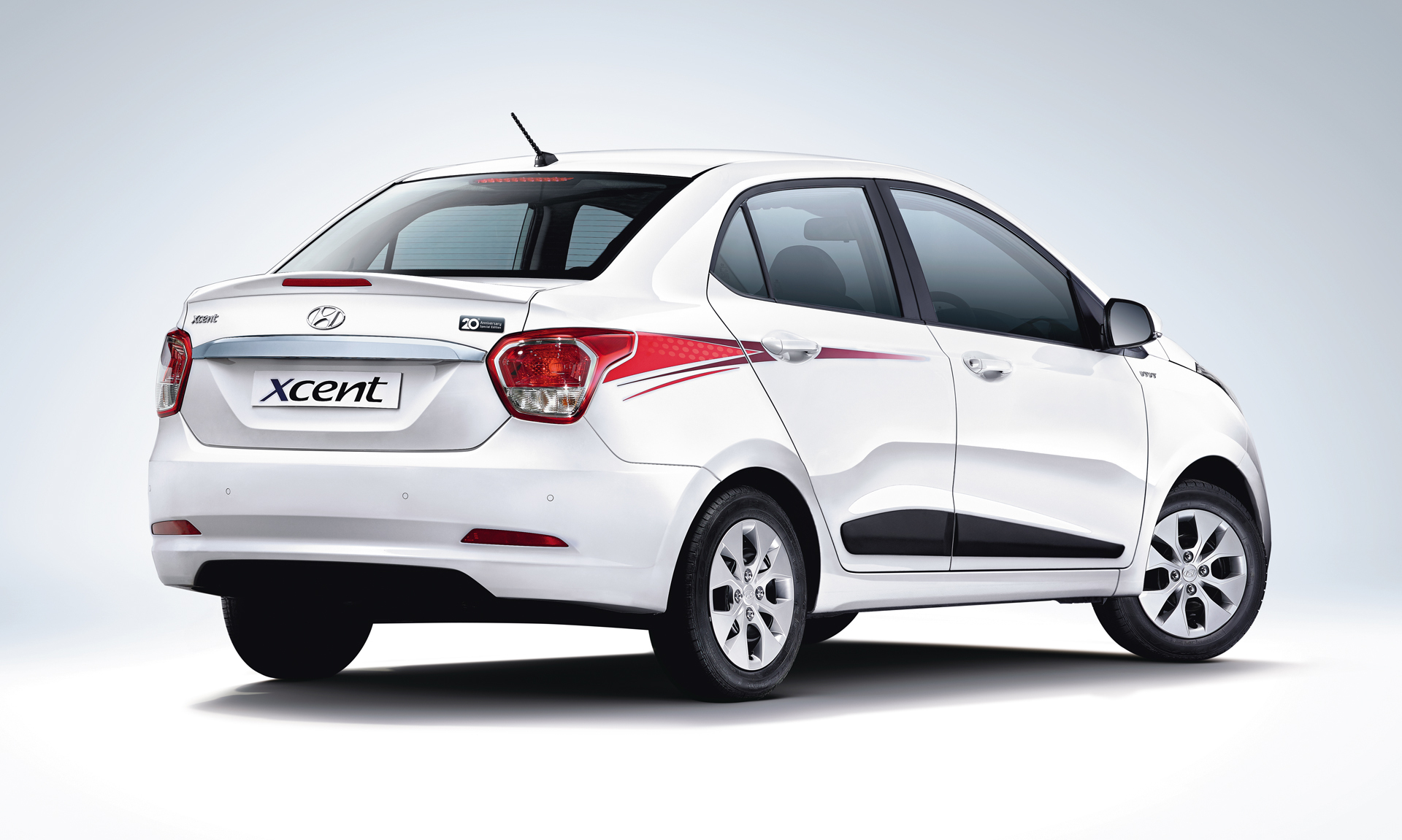 Hyundai Xcent facelift 2017 &lsquo;tr&igrave;nh l&agrave;ng&rsquo; v&agrave;o th&aacute;ng 4 c&oacute; g&igrave; mới?