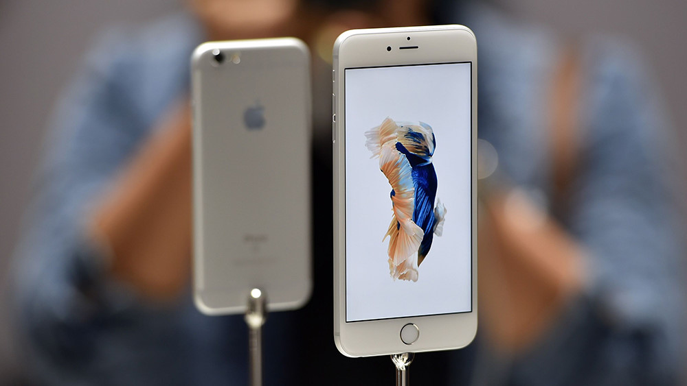 iphone-8-se-van-co-cong-ket-noi-lightning-va-sac-nhanh