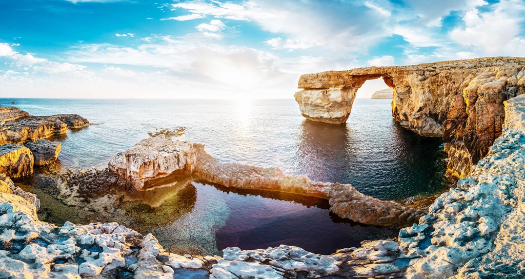 ve-dep-hut-hon-cua-vom-da-azure-window-truoc-khi-do-sap-xuong-bien
