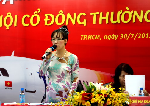nu-ty-phu-usd--ba-chu-hang-vietjet-an-van-thoi-trang-nhu-the-nao