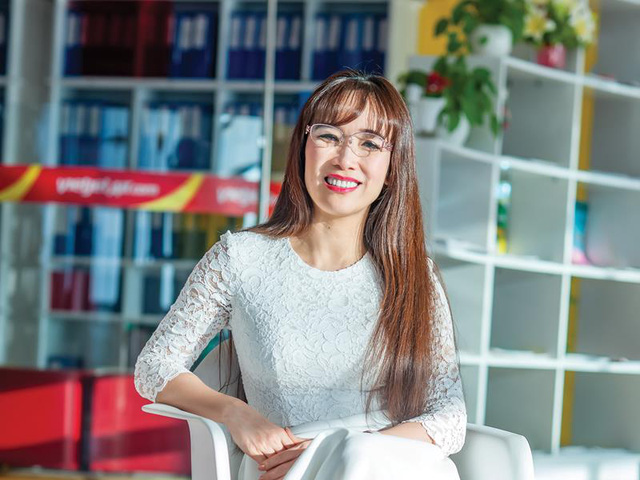 nu-ty-phu-usd--ba-chu-hang-vietjet-an-van-thoi-trang-nhu-the-nao