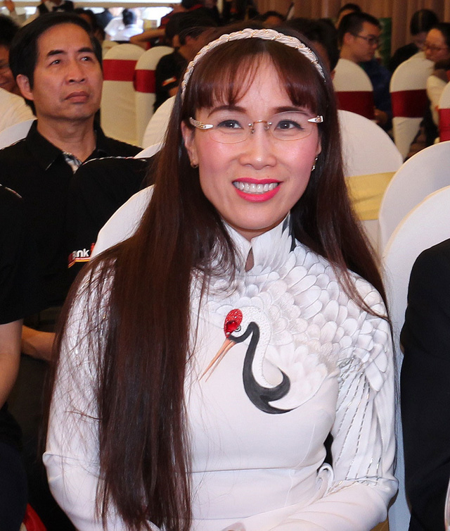 nu-ty-phu-usd--ba-chu-hang-vietjet-an-van-thoi-trang-nhu-the-nao