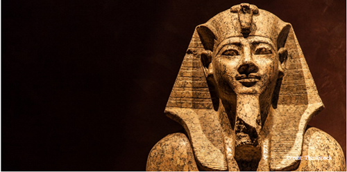 ai-cap-phat-hien-2-buc-tuong-vua-pharaoh-hon-3000-nam-tuoi