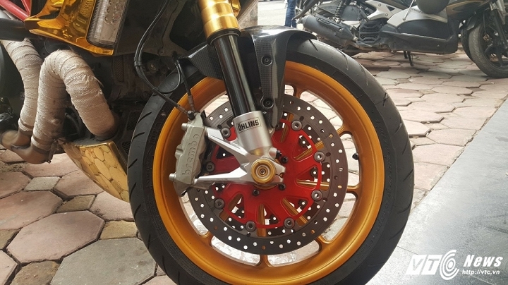 sieu-xe-ducati-diavel-ma-vang-gay-chu-y-tren-pho-ha-noi