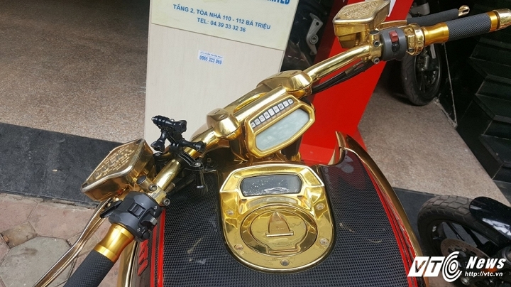 sieu-xe-ducati-diavel-ma-vang-gay-chu-y-tren-pho-ha-noi