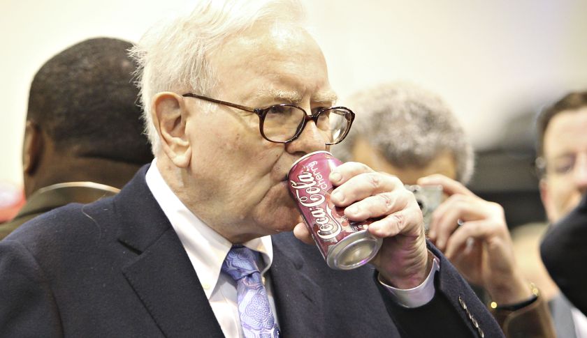 Coca-cola l&agrave; đồ uống y&ecirc;u th&iacute;ch của Warren Buffett. Ảnh: Internet 