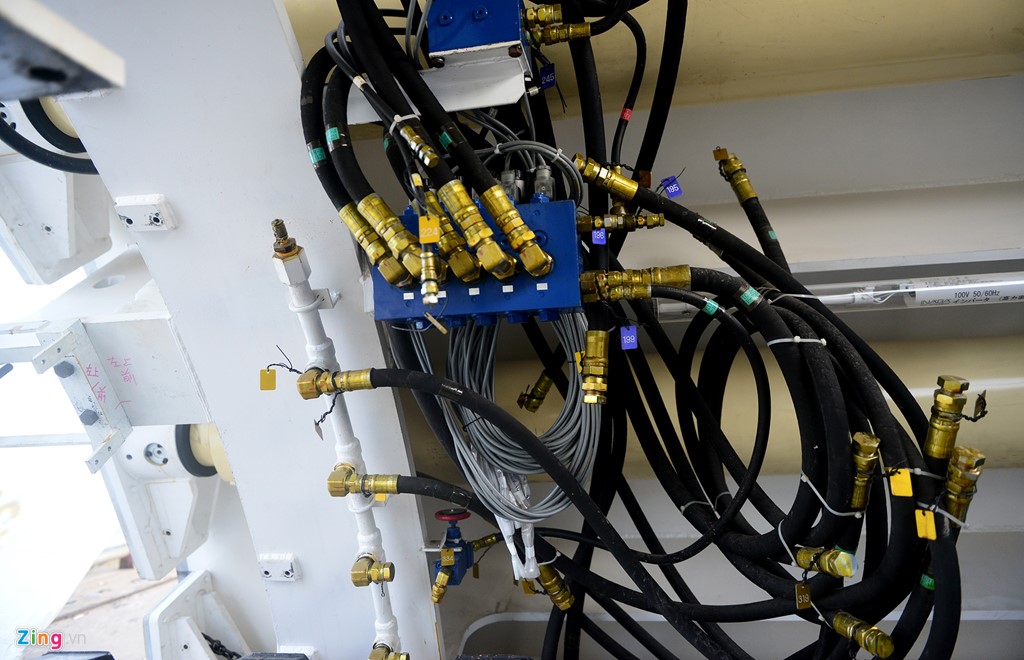 can-canh-robot-tbm-khoan-duong-ham-metro-tphcm