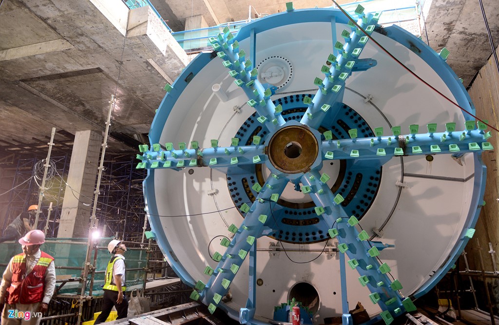 can-canh-robot-tbm-khoan-duong-ham-metro-tphcm