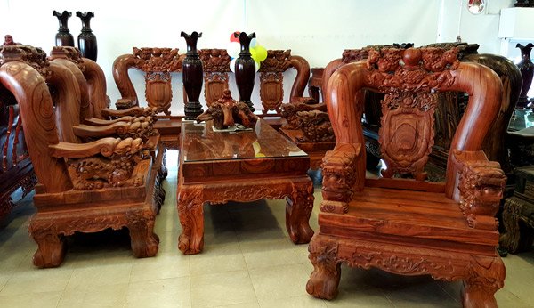 hoan-thanh-bo-ban-ghe-trac-do-quy-hiem-sau-18-thang-ky-cong